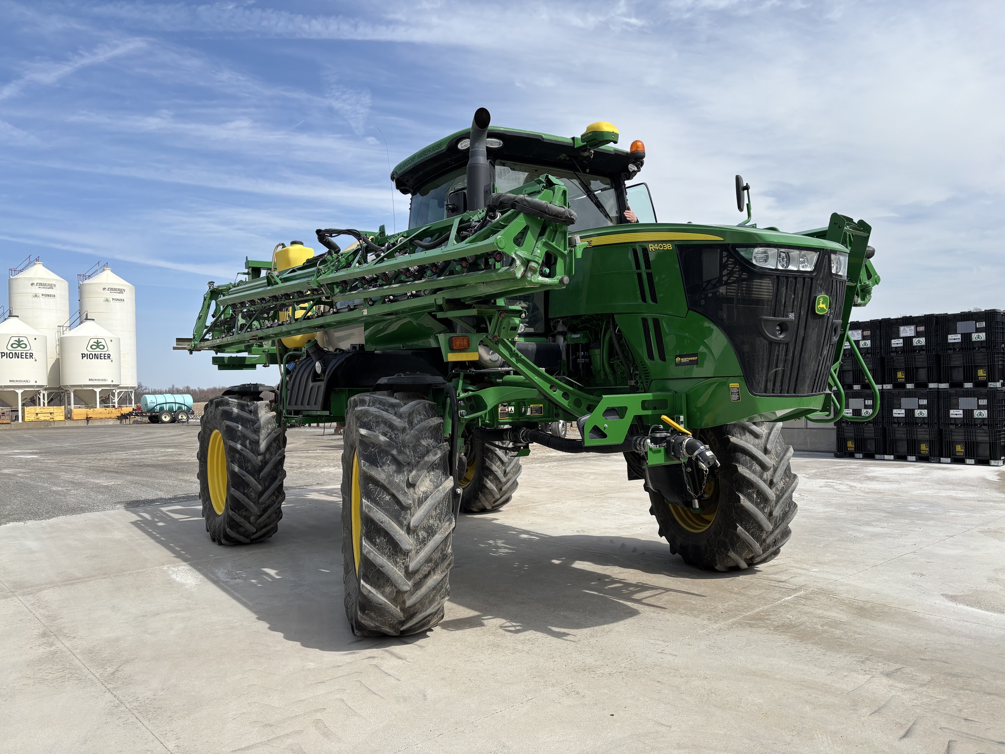 2021 John Deere R4038 Image 10