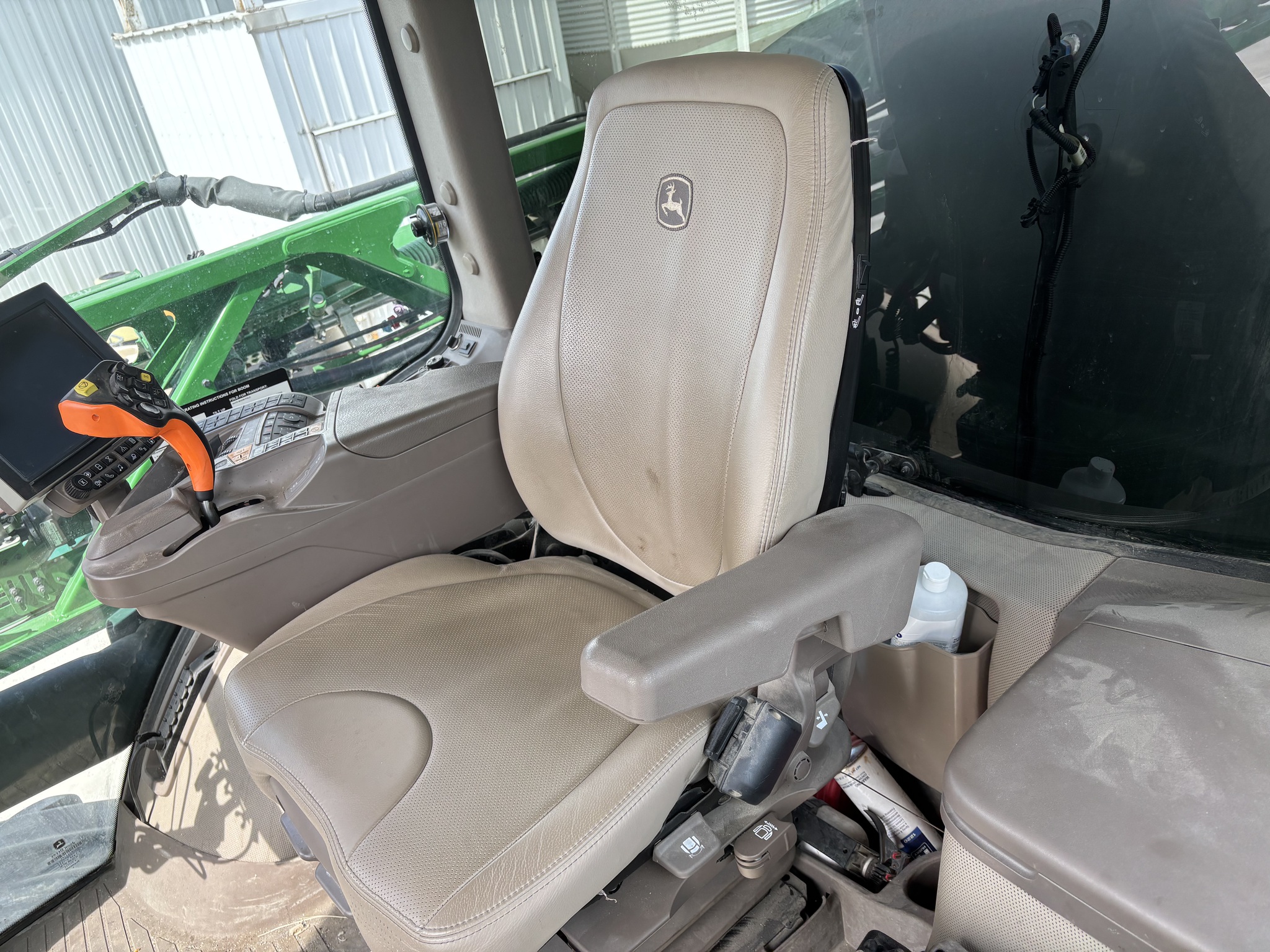 2021 John Deere R4038 Image 14