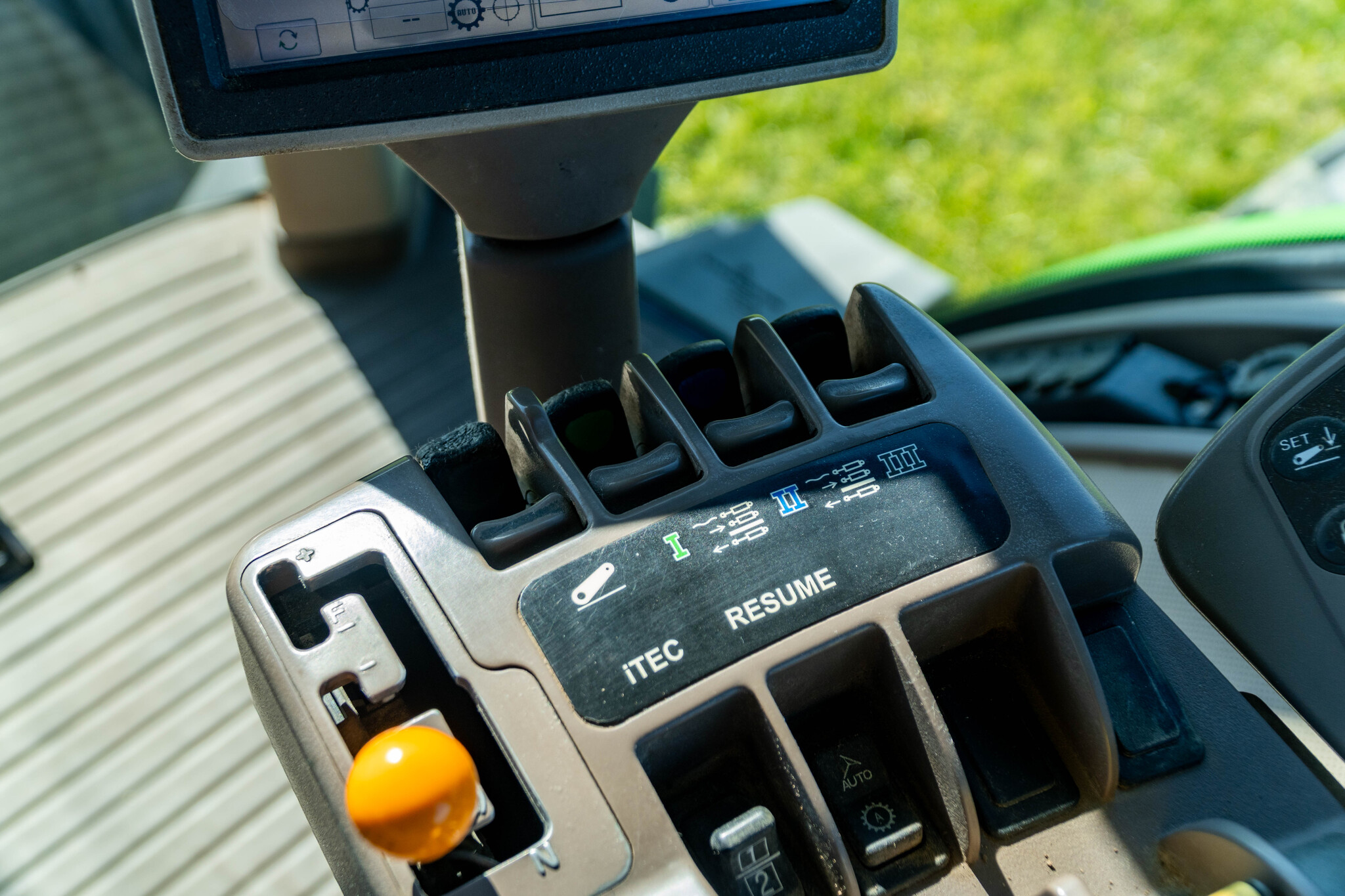 Used 2012 John Deere 8285R Row Crop Tractors at Koenig Equipment in Anna, OH - PhotoXL33