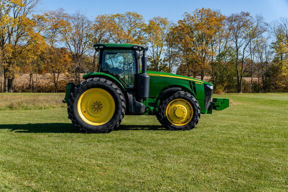 Used 2012 John Deere 8285R Row Crop Tractors at Koenig Equipment in Anna, OH - Photo5