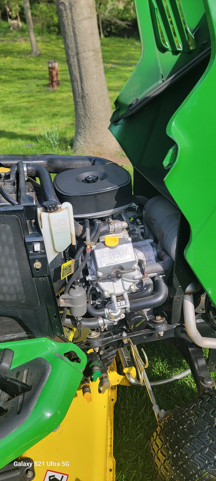 2004 John Deere X485 Image 12