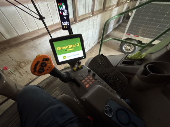 Used 2017 John Deere S680 Combines at Koenig Equipment in Oxford, OH - Photo7