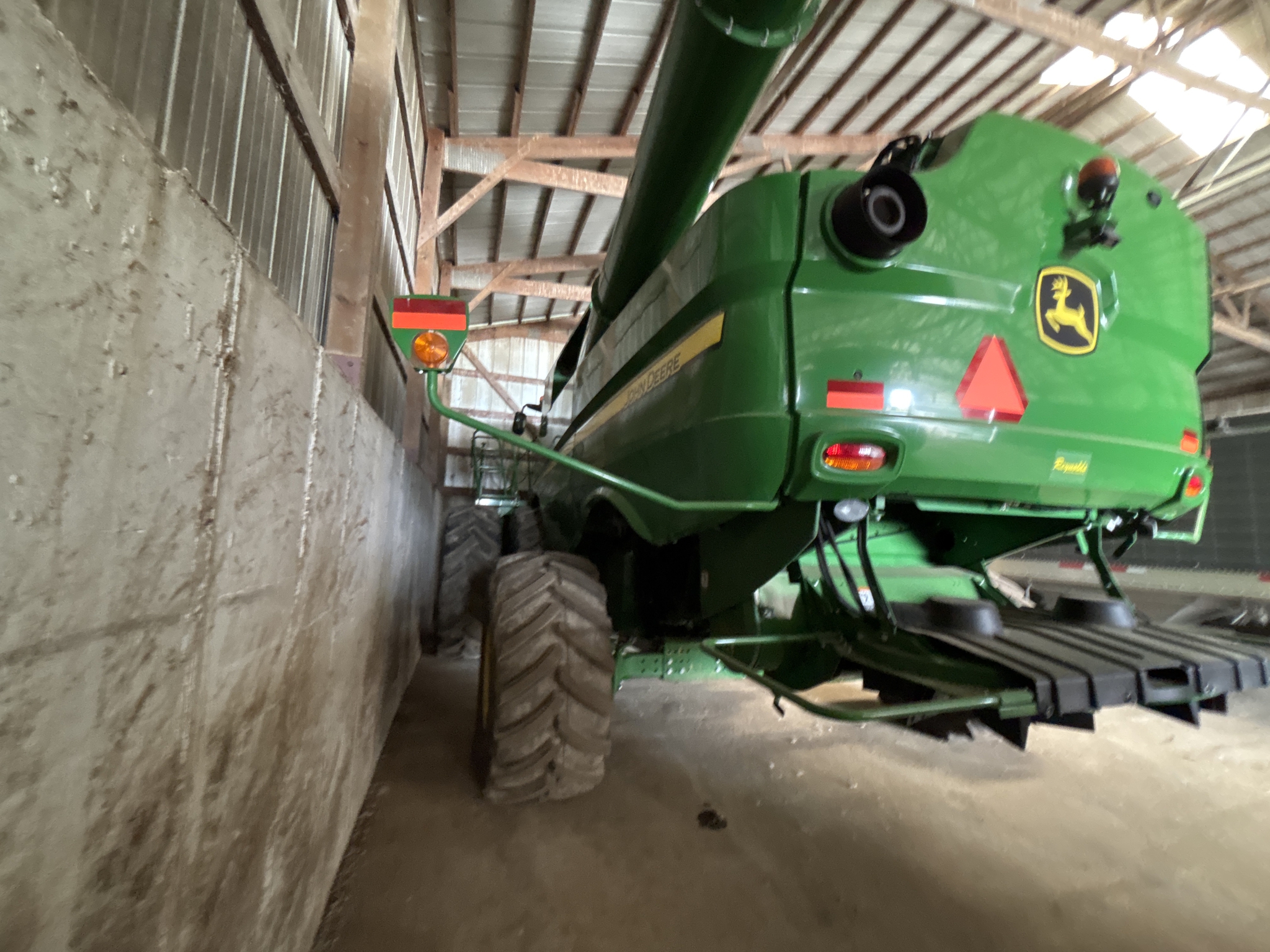 Used 2017 John Deere S680 Combines at Koenig Equipment in Oxford, OH - PhotoXL4