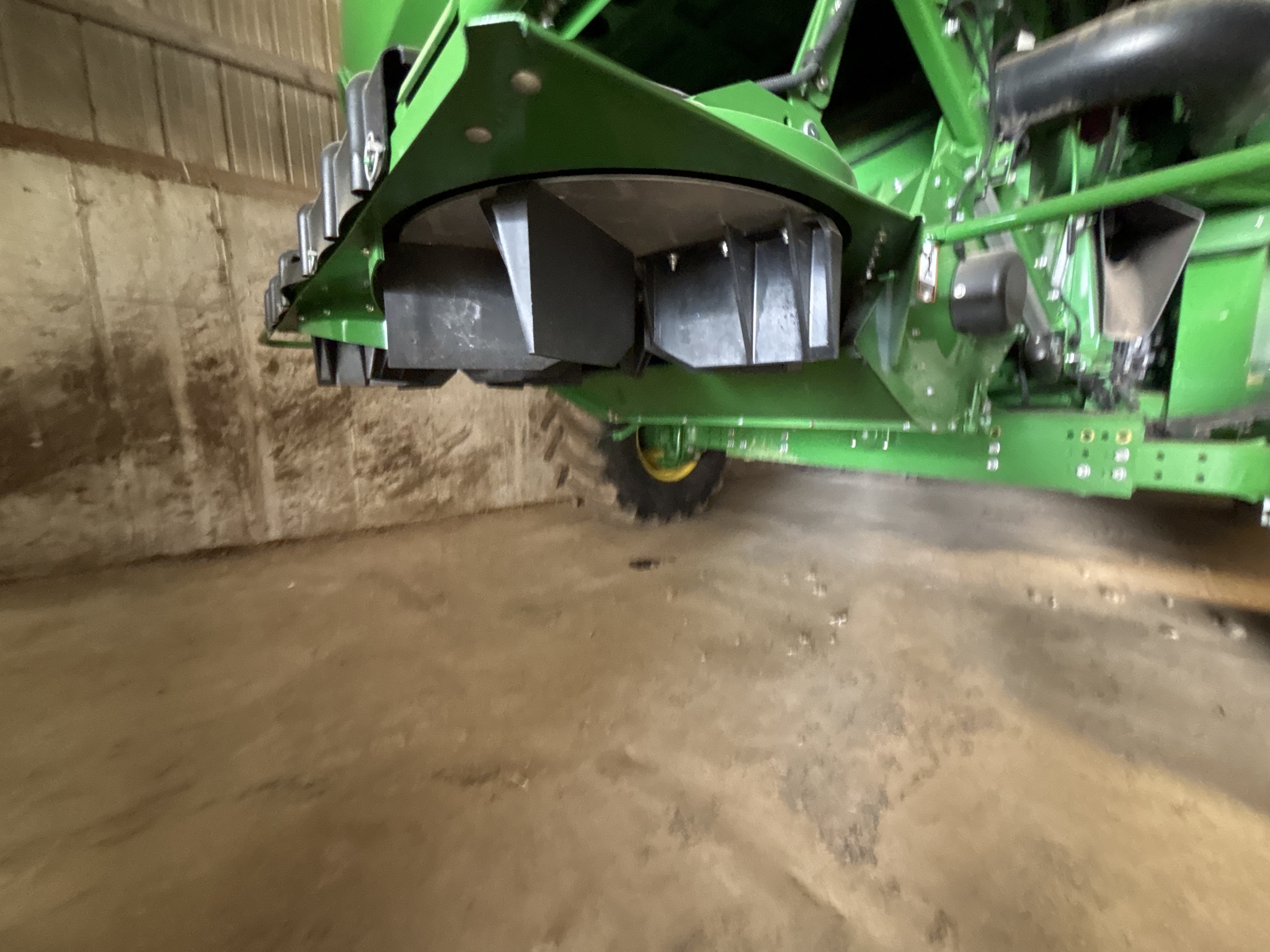 Used 2017 John Deere S680 Combines at Koenig Equipment in Oxford, OH - PhotoXL23