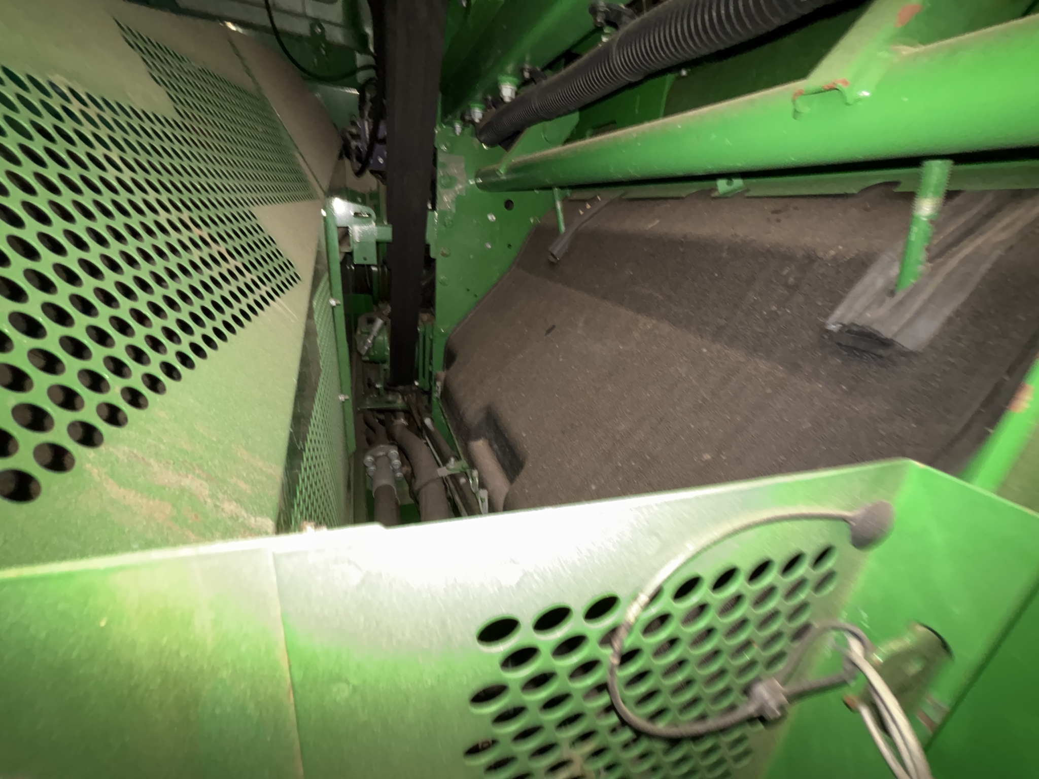 Used 2017 John Deere S680 Combines at Koenig Equipment in Oxford, OH - PhotoXL34