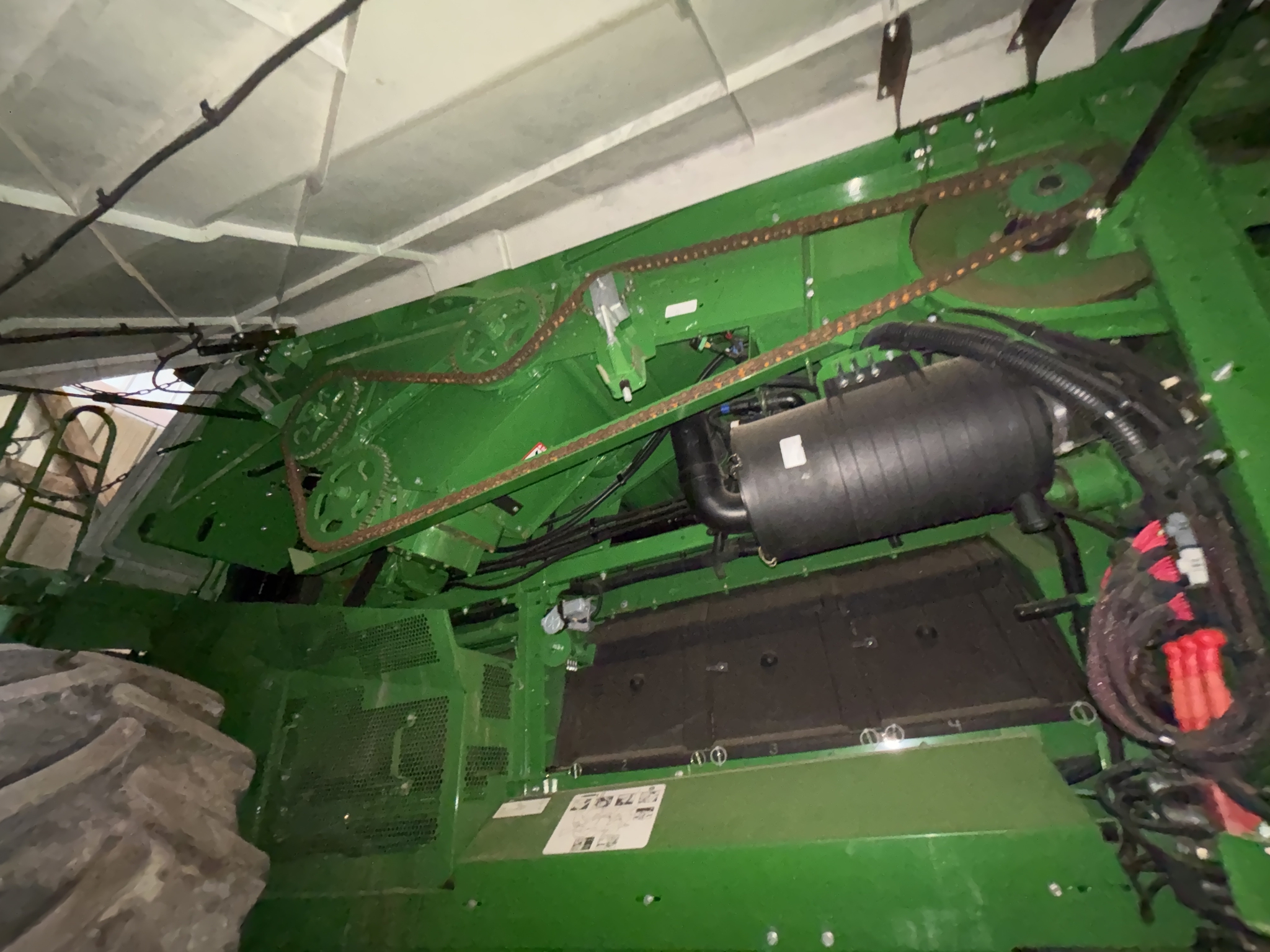 Used 2017 John Deere S680 Combines at Koenig Equipment in Oxford, OH - PhotoXL35