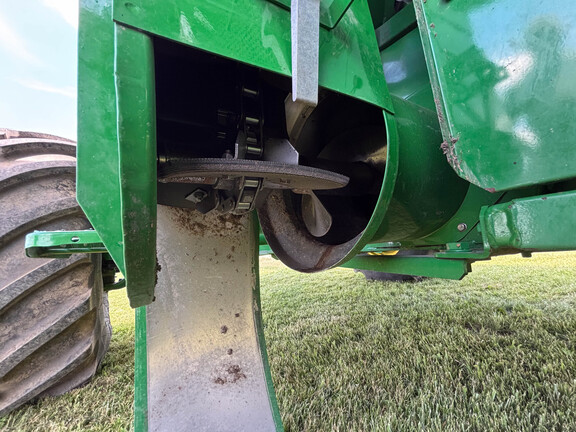 Used 2017 John Deere S680 Combines at Koenig Equipment in Anna, OH - Photo19