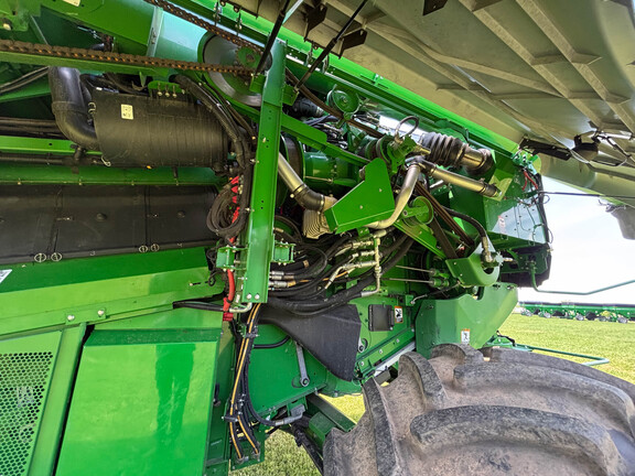 Used 2017 John Deere S680 Combines at Koenig Equipment in Anna, OH - Photo27