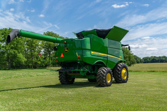 Used 2017 John Deere S680 Combines at Koenig Equipment in Anna, OH - Photo4