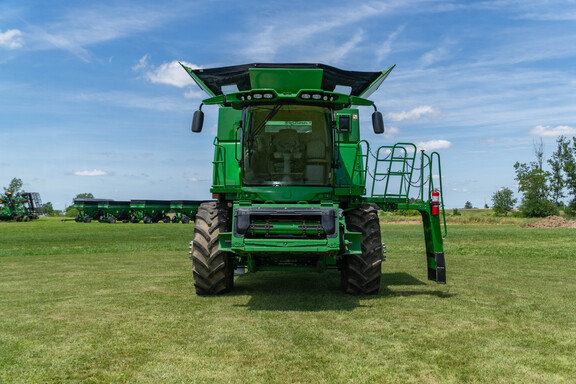 Used 2017 John Deere S680 Combines at Koenig Equipment in Anna, OH - Photo7