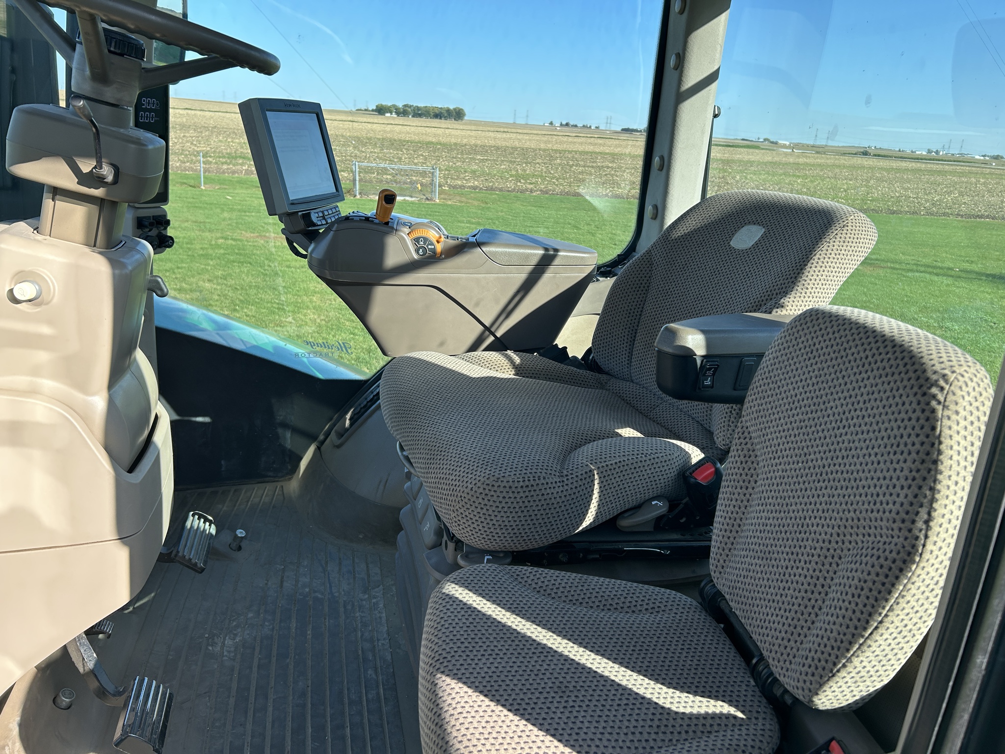  2019 John Deere 9570RX at Heritage Tractor in Roanoke, IL