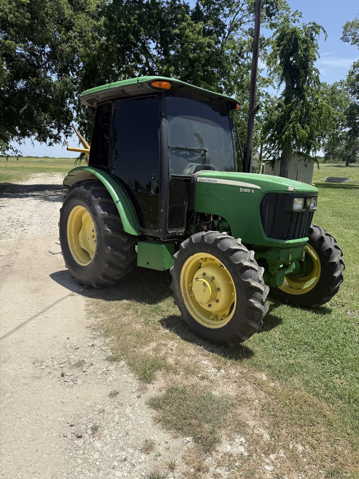 2014 John Deere 5055E Image 4