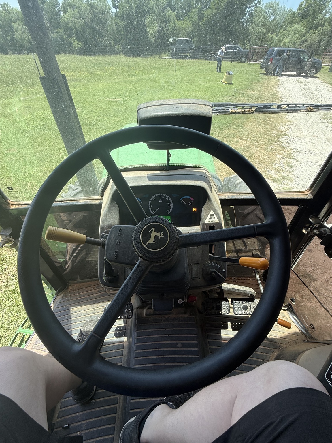 2014 John Deere 5055E Image 11
