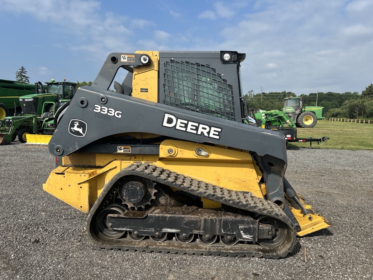 2018 John Deere 333G Image 2
