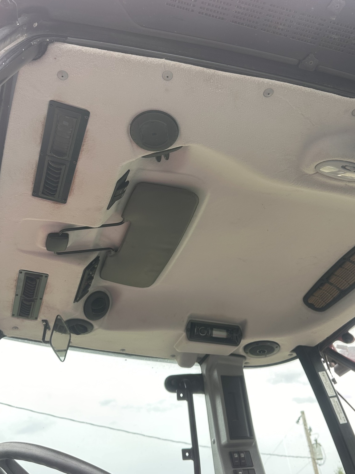 2023 Mahindra 6065 Image 10