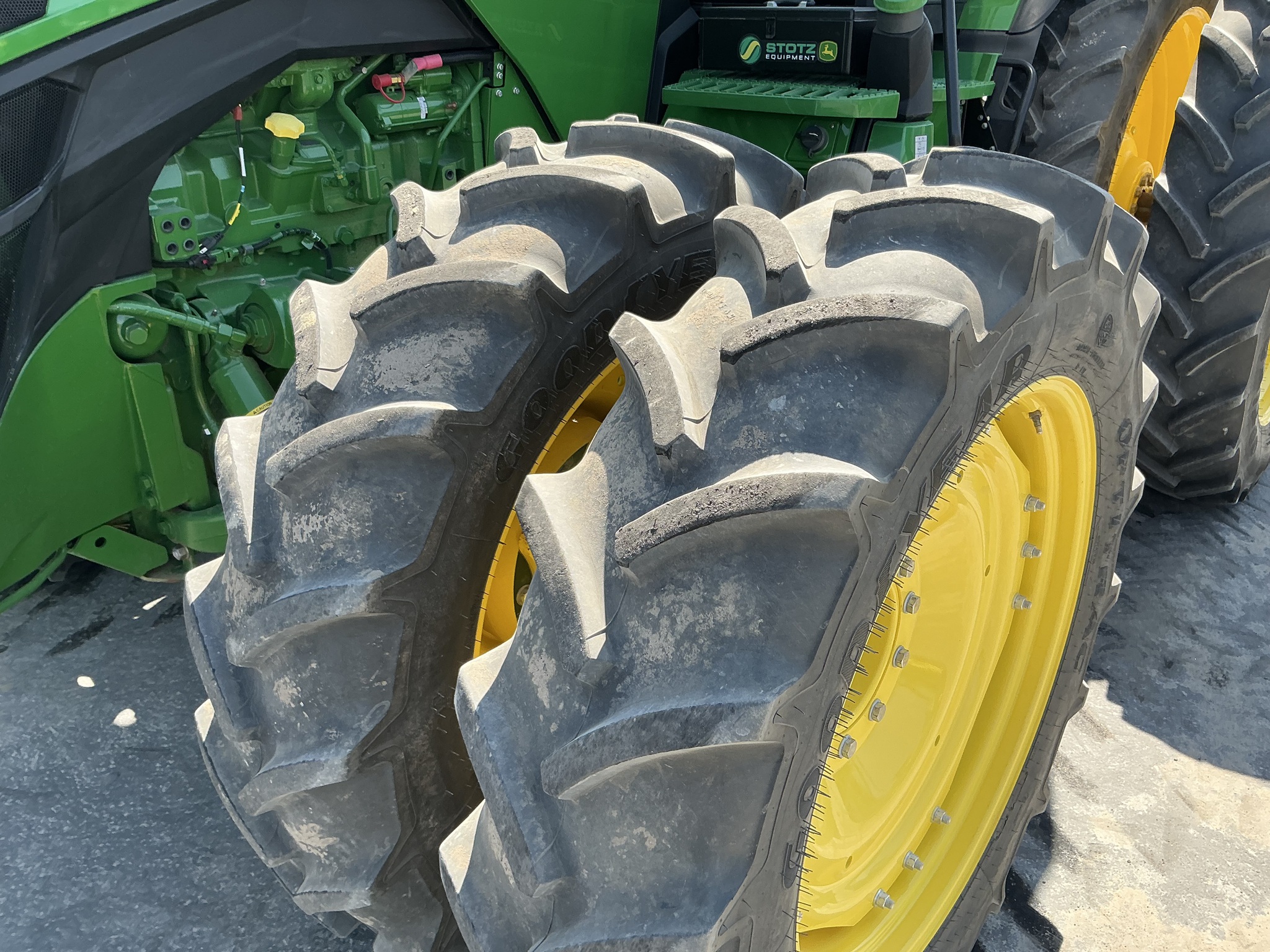 2023 John Deere 8R 280 Image 11