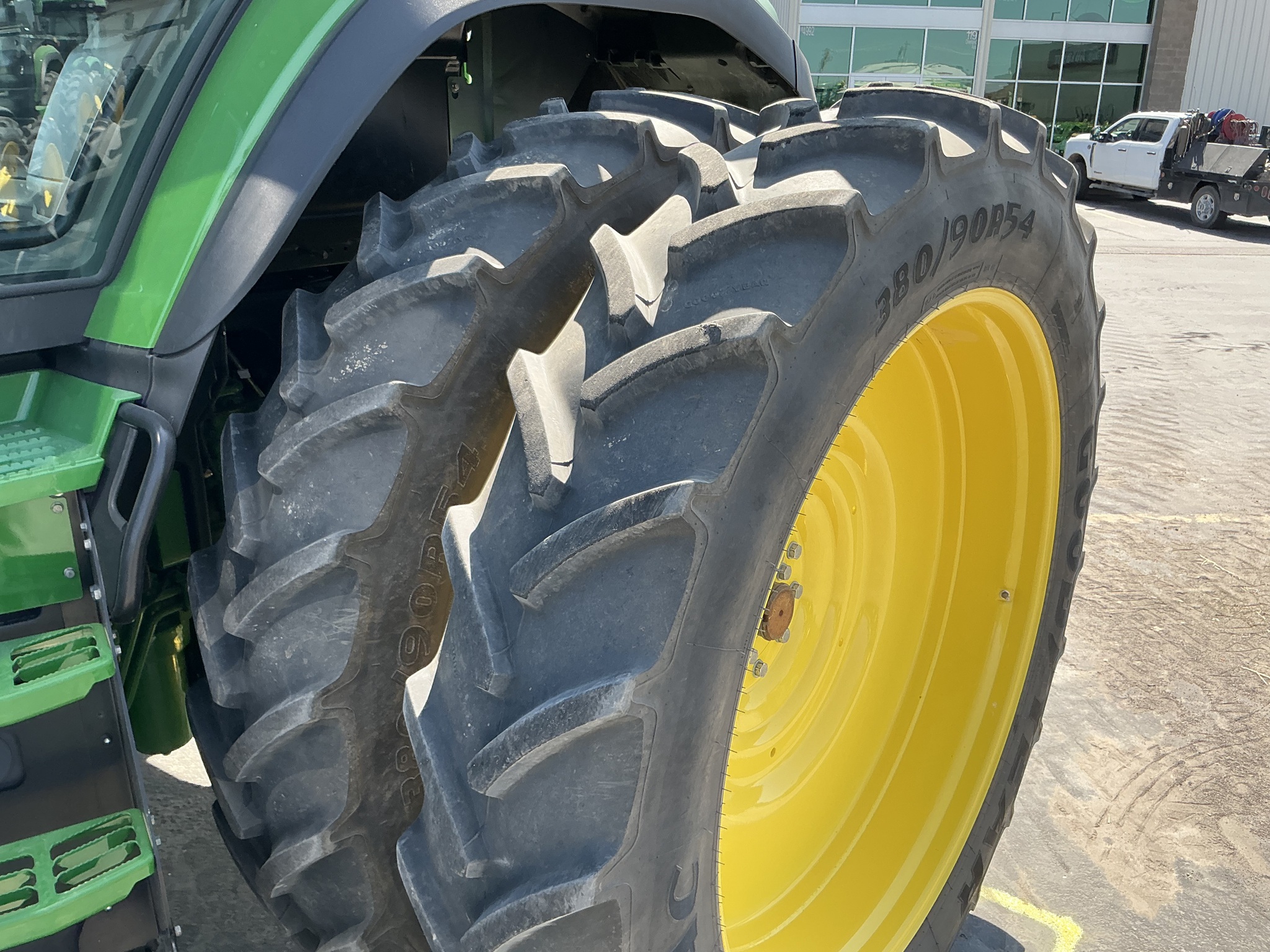 2023 John Deere 8R 280 Image 10