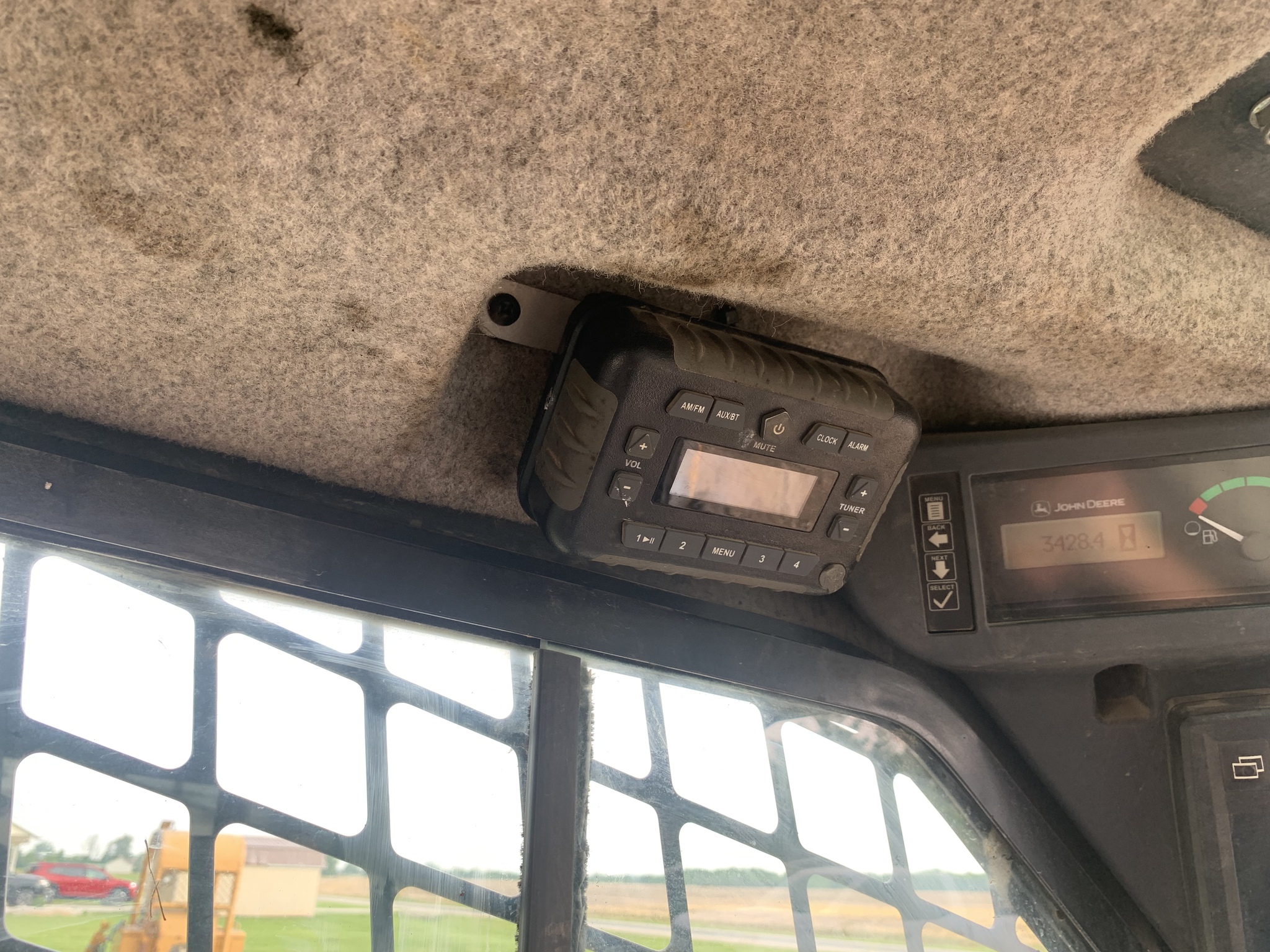2018 John Deere 333G Image 5