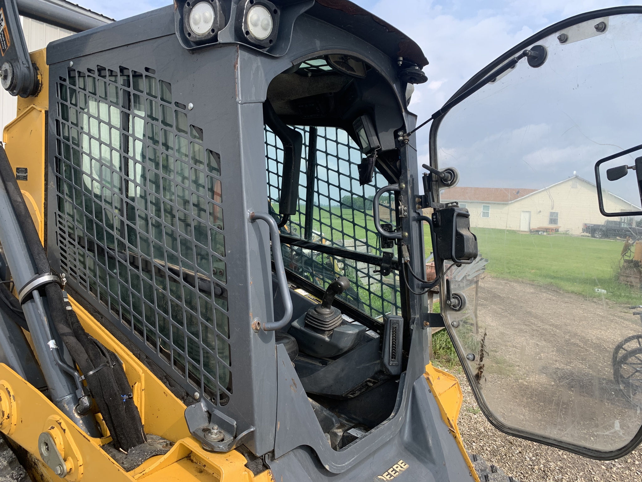 2018 John Deere 333G Image 8