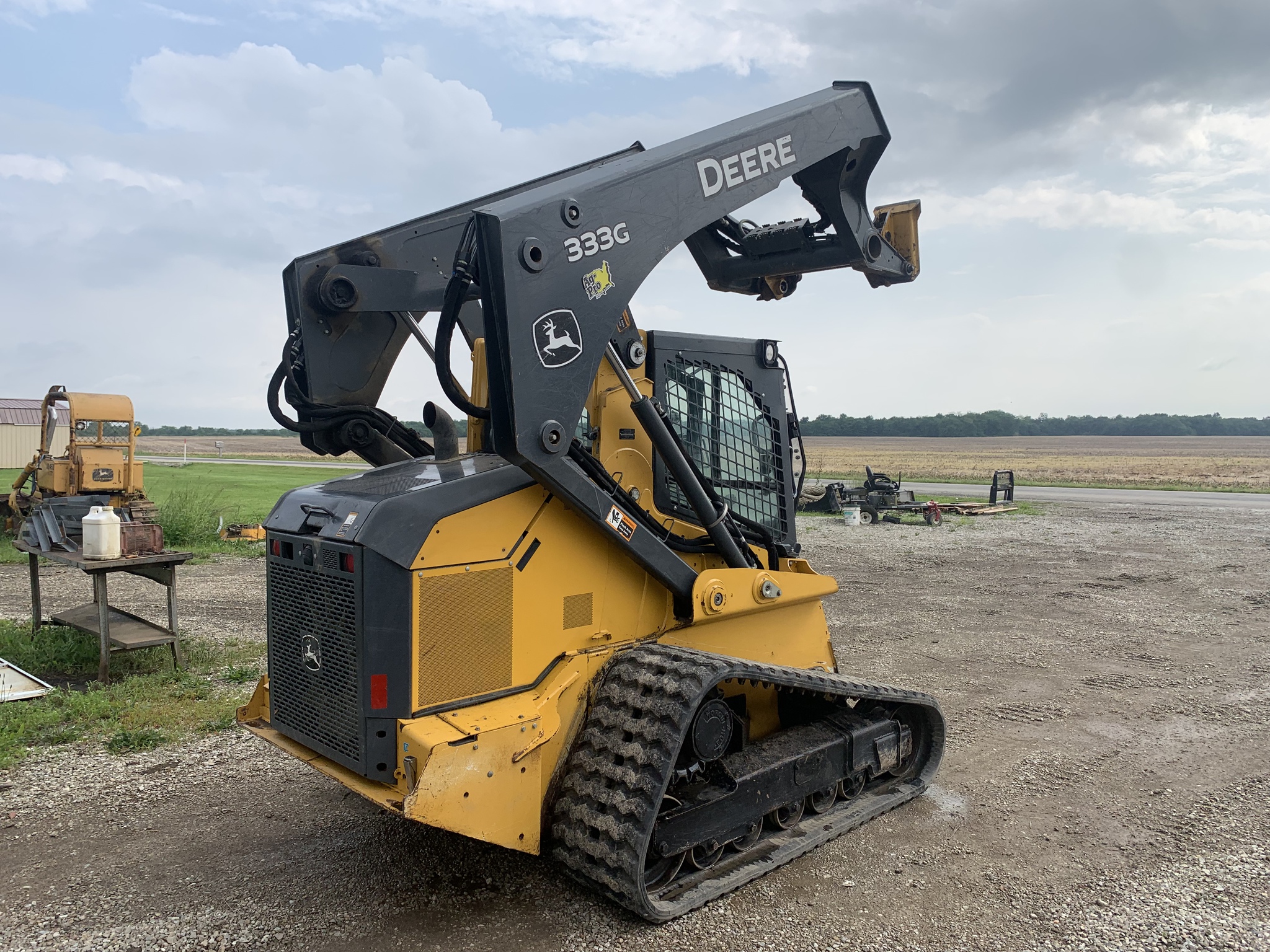 2018 John Deere 333G Image 12