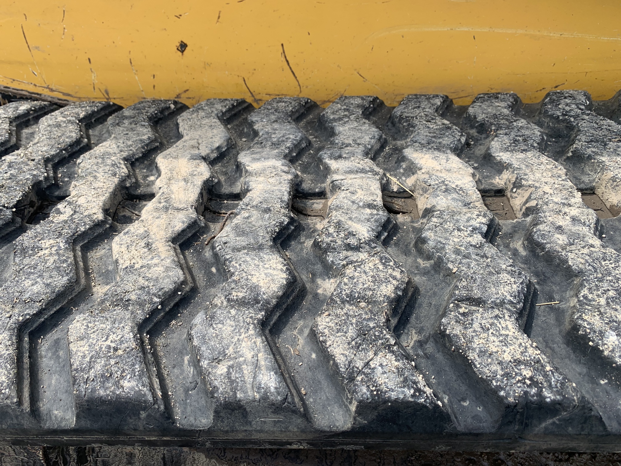 2018 John Deere 333G Image 9