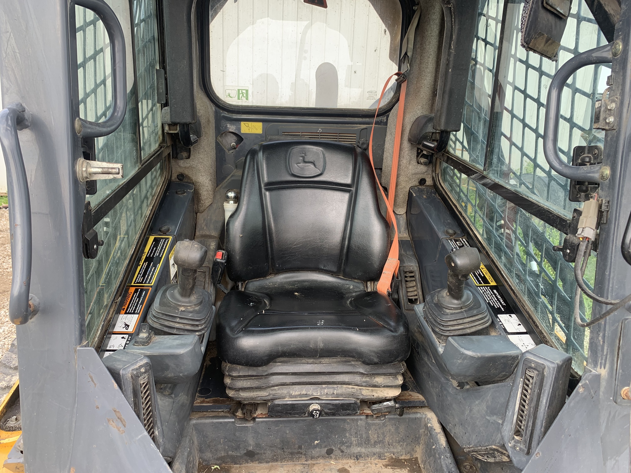 2018 John Deere 333G Image 4