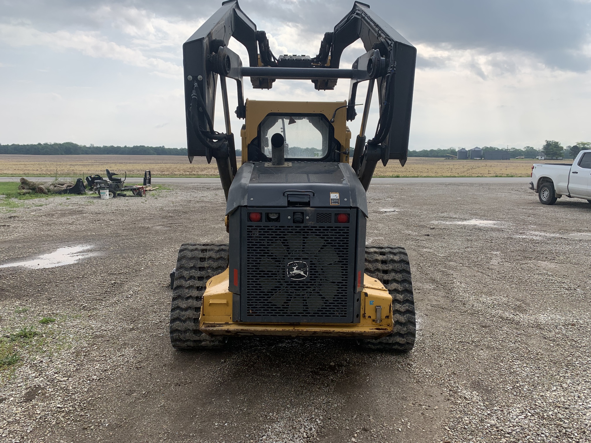 2018 John Deere 333G Image 10