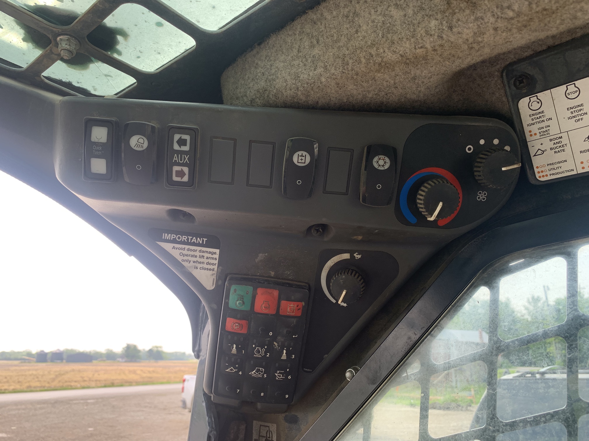 2018 John Deere 333G Image 6