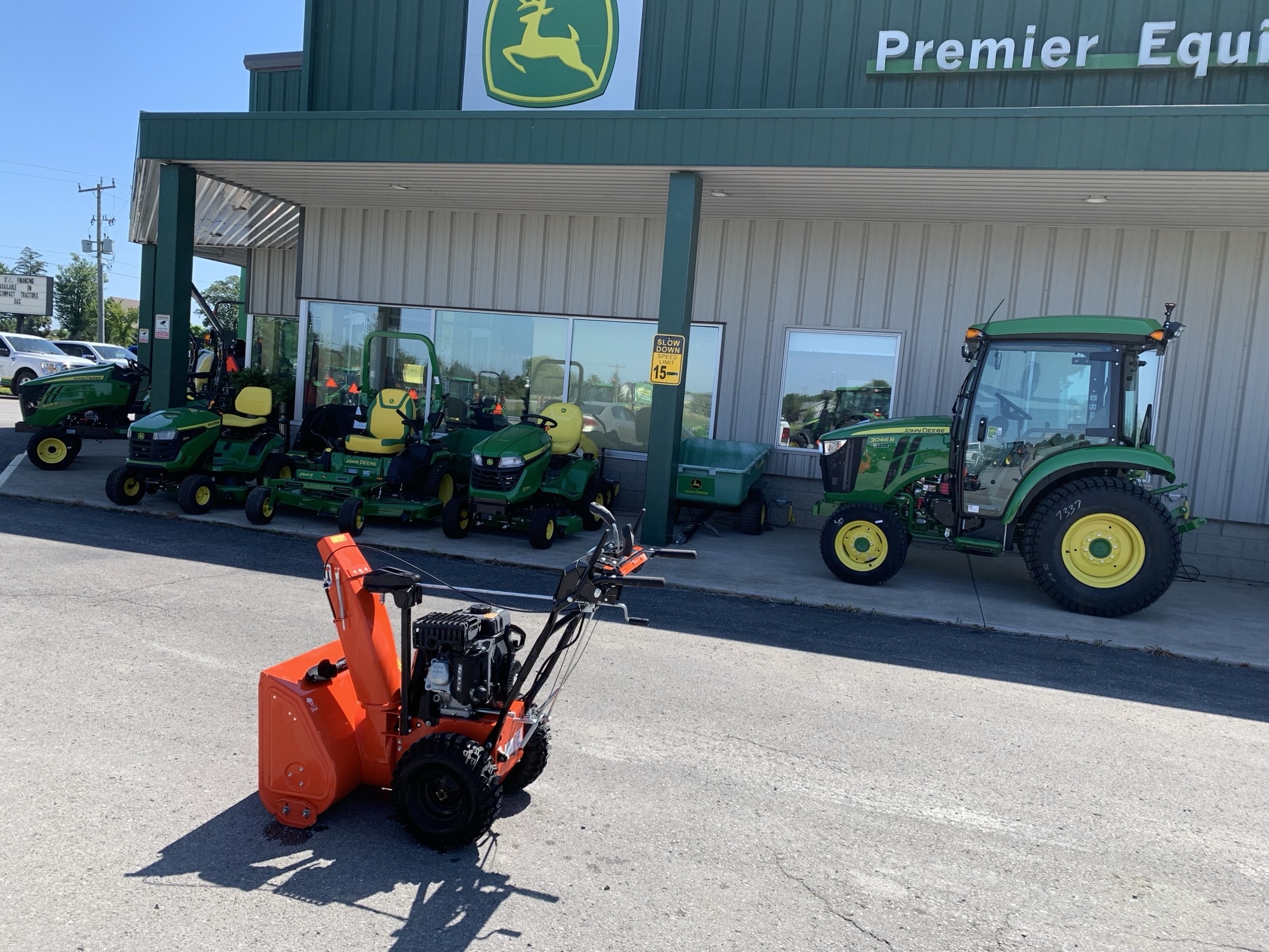 2023 Ariens ST24DLE Compact Image 8