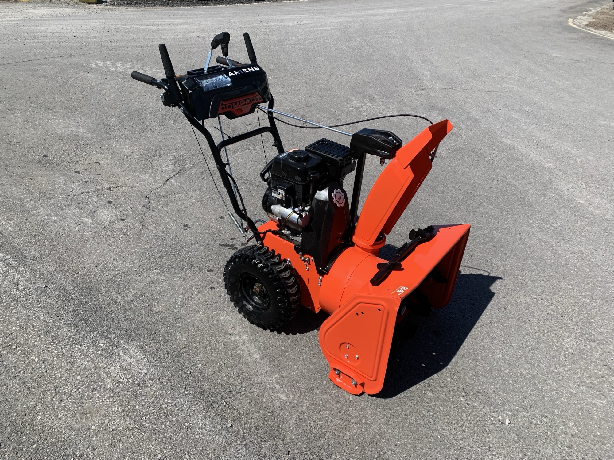2023 Ariens ST24DLE Compact Image 4