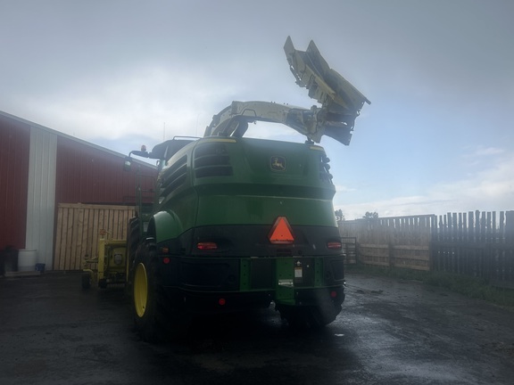 Used 2018 John Deere 8500 Self Propelled Forage Harvesters at Horizon Ag & Turf in Lloydminster, AB - Photo4