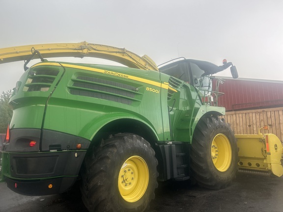 Used 2018 John Deere 8500 Self Propelled Forage Harvesters at Horizon Ag & Turf in Lloydminster, AB - Photo3