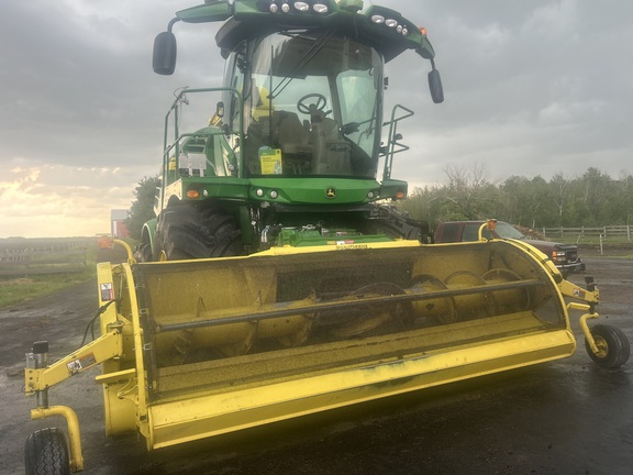 Used 2018 John Deere 8500 Self Propelled Forage Harvesters at Horizon Ag & Turf in Lloydminster, AB - Photo2