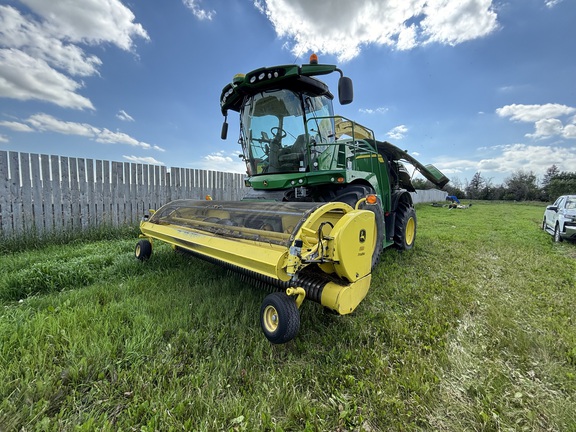 Used 2018 John Deere 8500 Self Propelled Forage Harvesters at Horizon Ag & Turf in Lloydminster, AB - Photo9