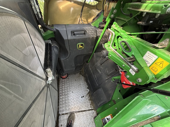 Used 2018 John Deere 8500 Self Propelled Forage Harvesters at Horizon Ag & Turf in Lloydminster, AB - Photo10