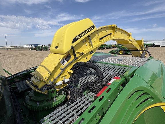 Used 2018 John Deere 8500 Self Propelled Forage Harvesters at Horizon Ag & Turf in Lloydminster, AB - Photo5