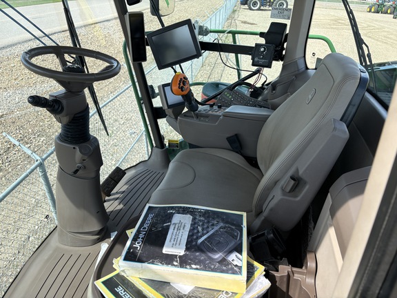 Used 2018 John Deere 8500 Self Propelled Forage Harvesters at Horizon Ag & Turf in Lloydminster, AB - Photo7