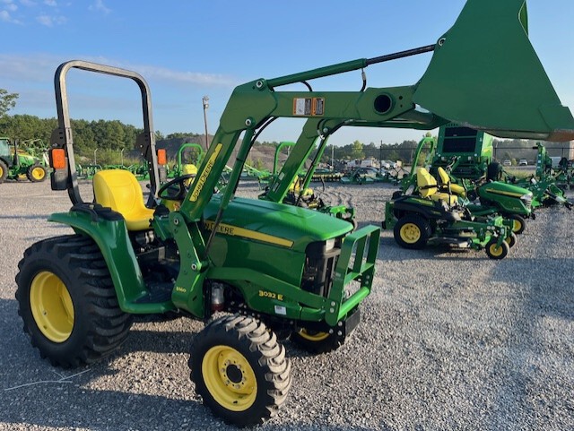 2017 John Deere 3032E