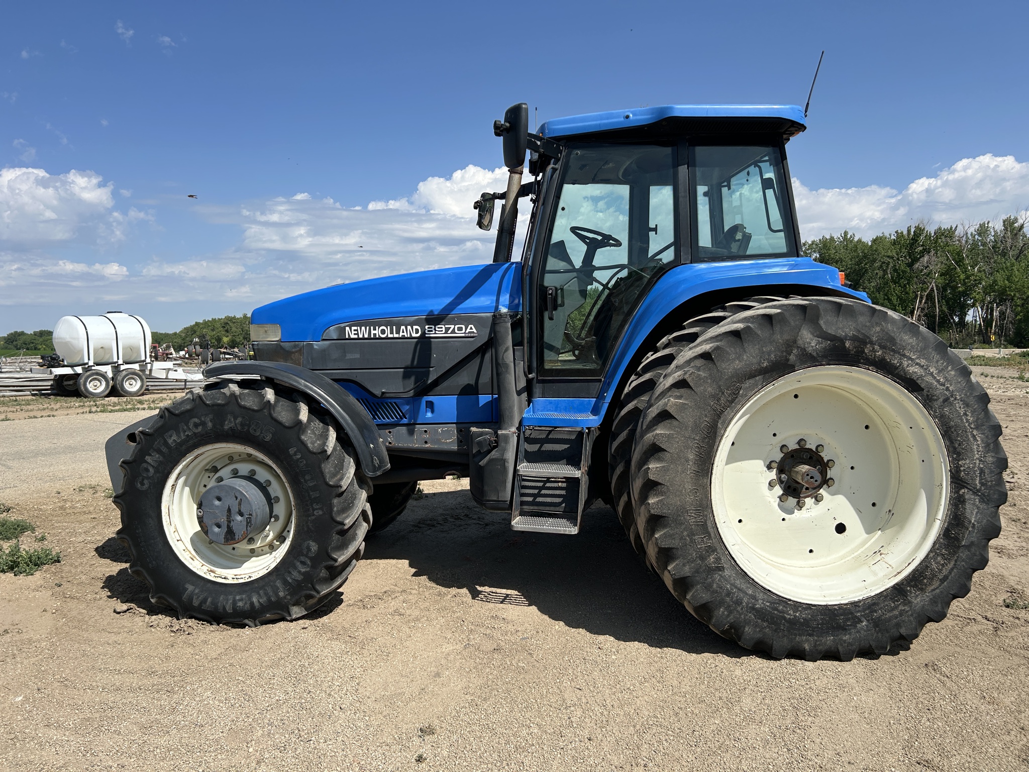 2000 New Holland 8970A Image 1