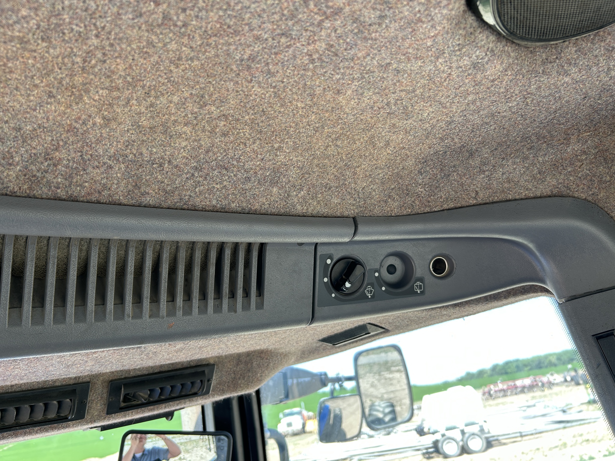 2000 New Holland 8970A Image 18