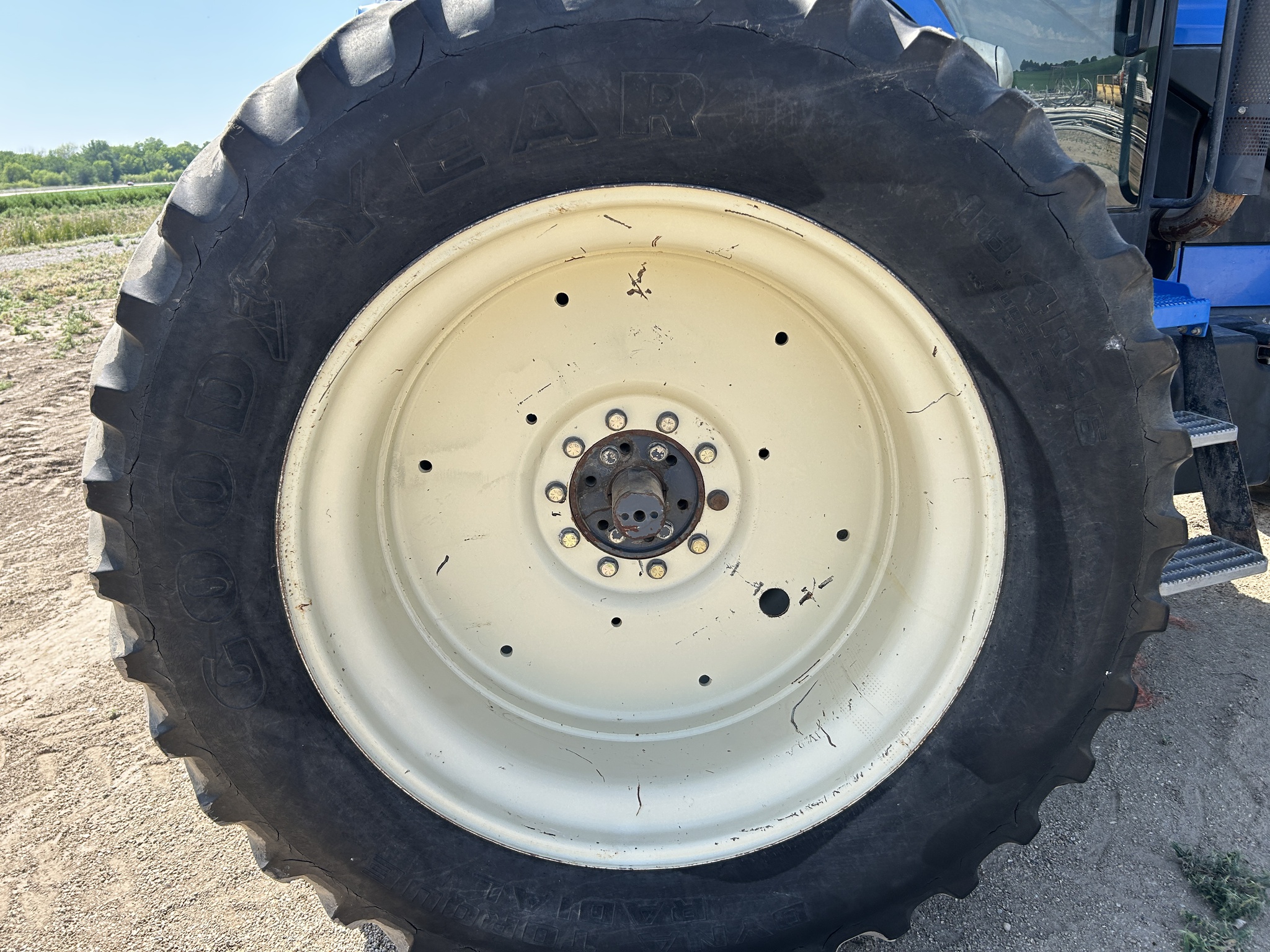 2000 New Holland 8970A Image 11