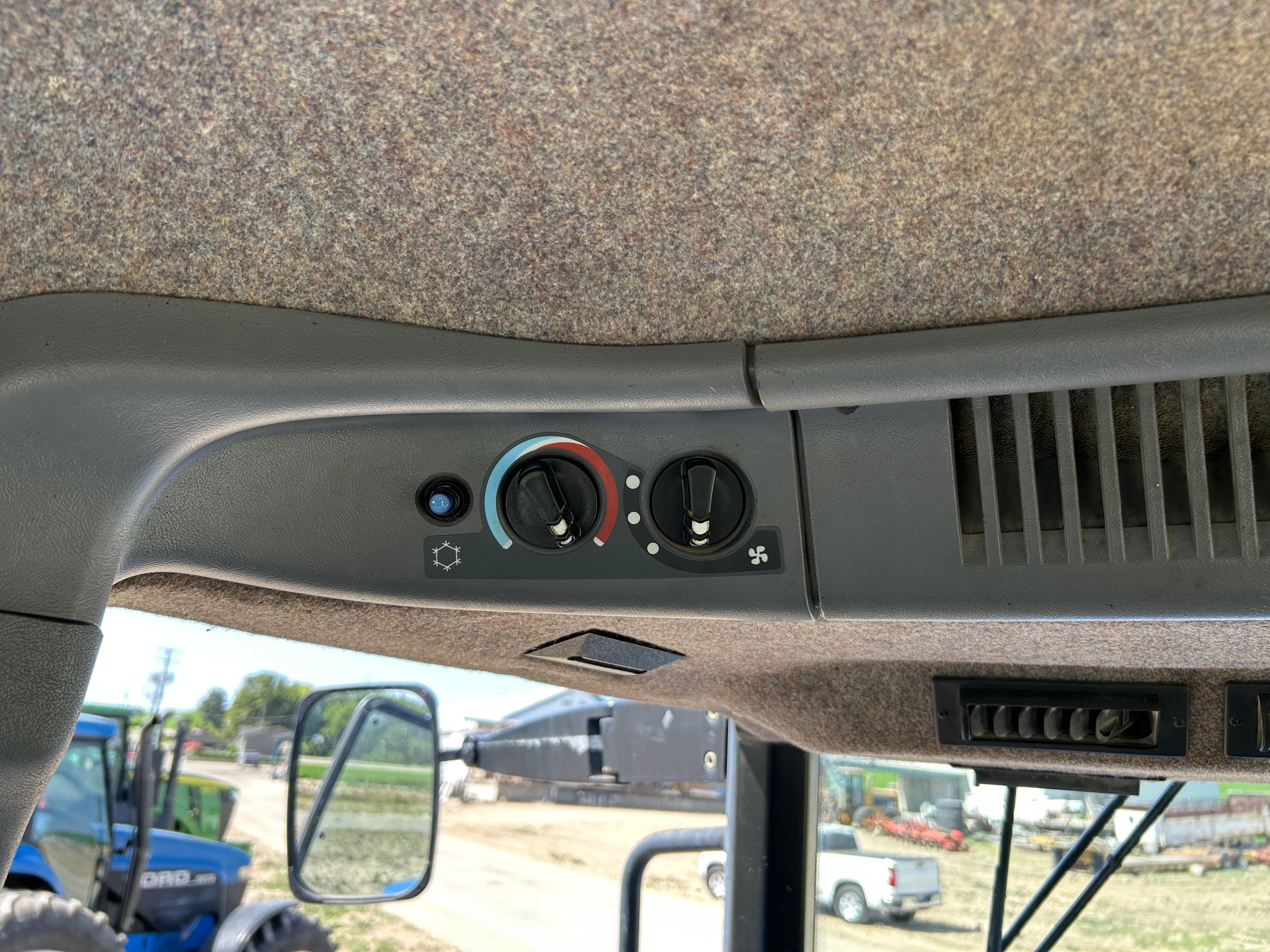 2000 New Holland 8970A Image 19