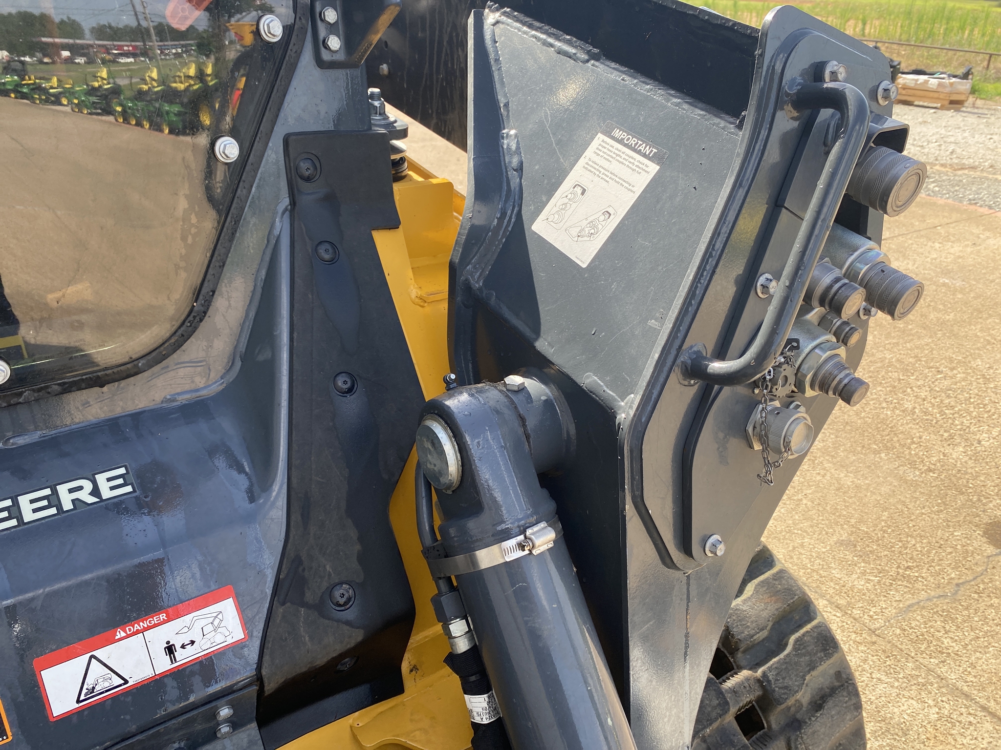 2024 John Deere 335 P Image 15