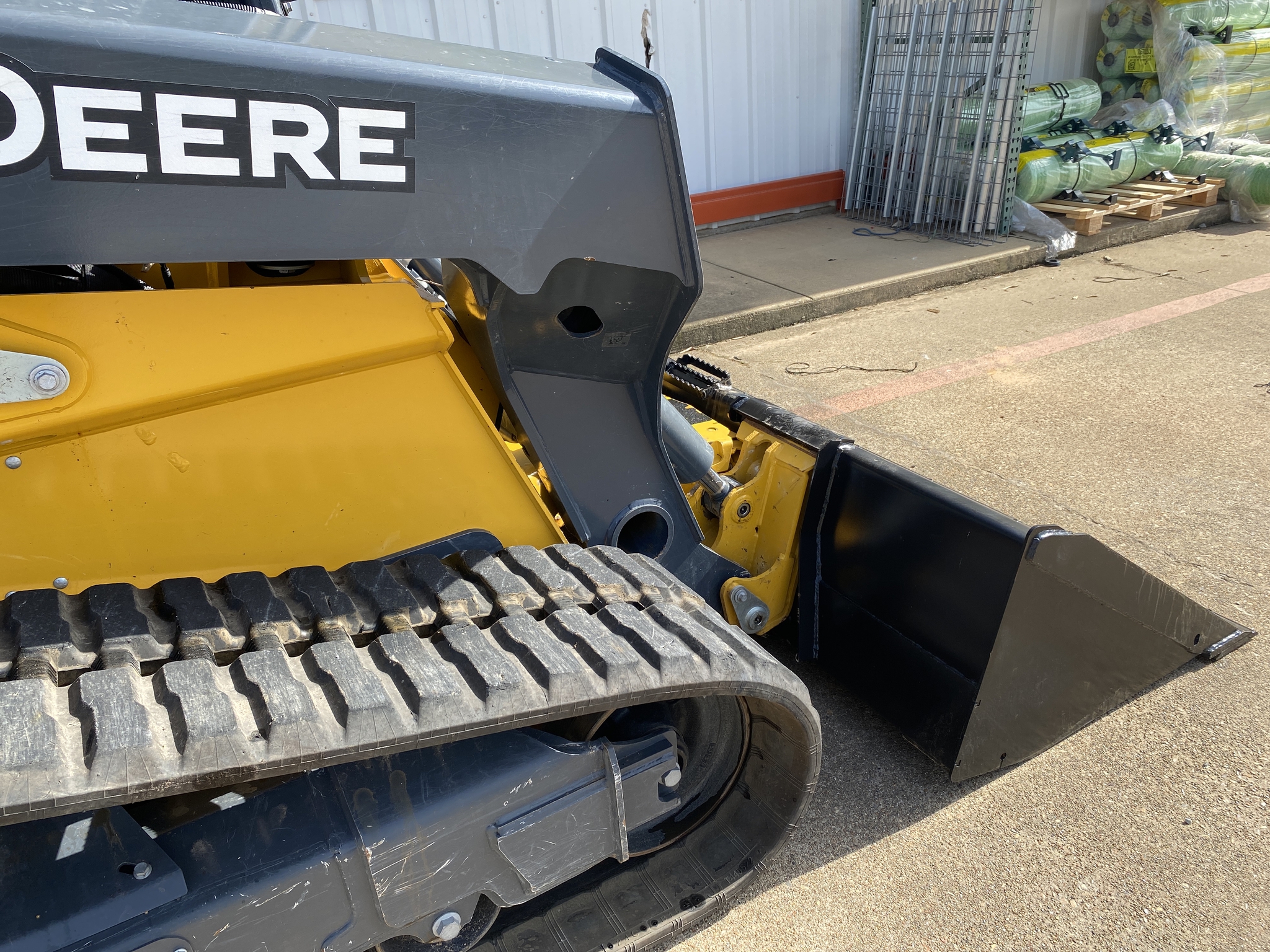 2024 John Deere 335 P Image 5