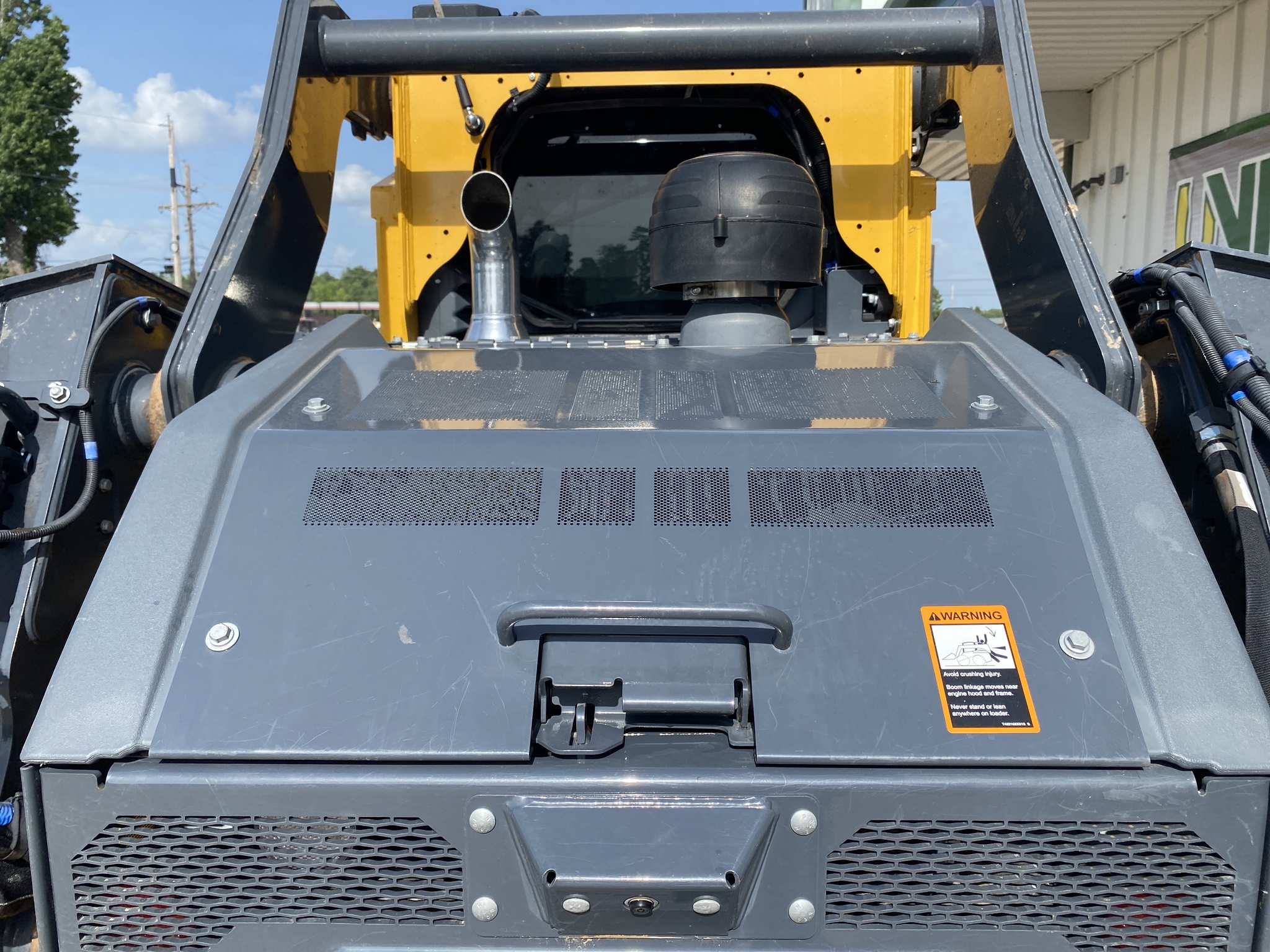 2024 John Deere 335 P Image 10