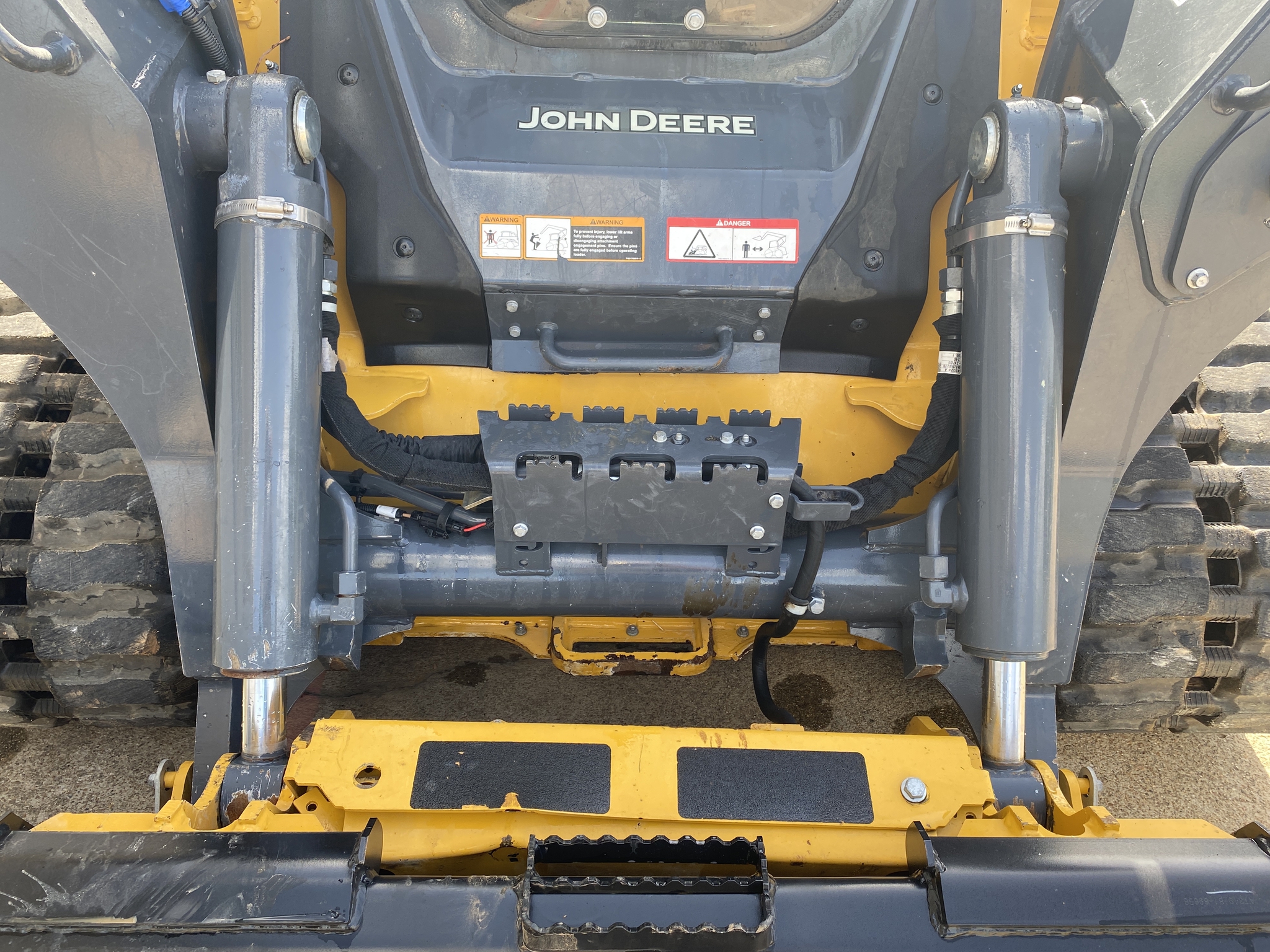 2024 John Deere 335 P Image 33