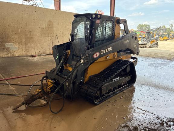 Photo of a 2024 John Deere 333G