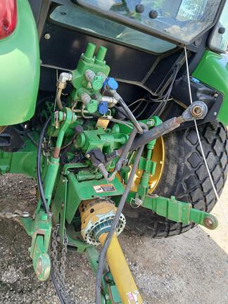 Photo of 2013 John Deere 5083E