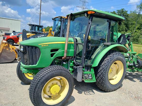 Photo of 2013 John Deere 5083E