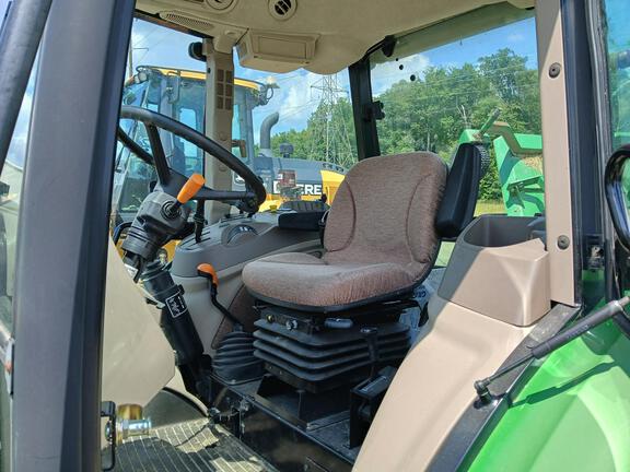 Photo of 2013 John Deere 5083E